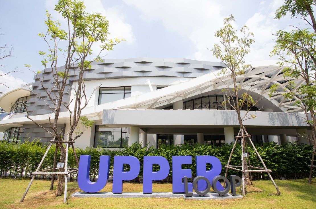 Upper Loop Slider Image